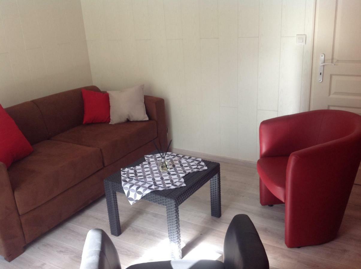 Au Mas Des Graviers Bed & Breakfast Salavas Ngoại thất bức ảnh