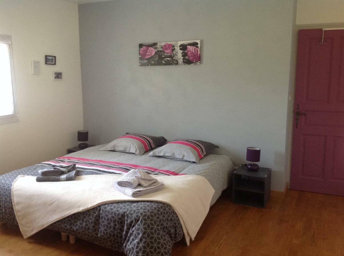 Au Mas Des Graviers Bed & Breakfast Salavas Ngoại thất bức ảnh