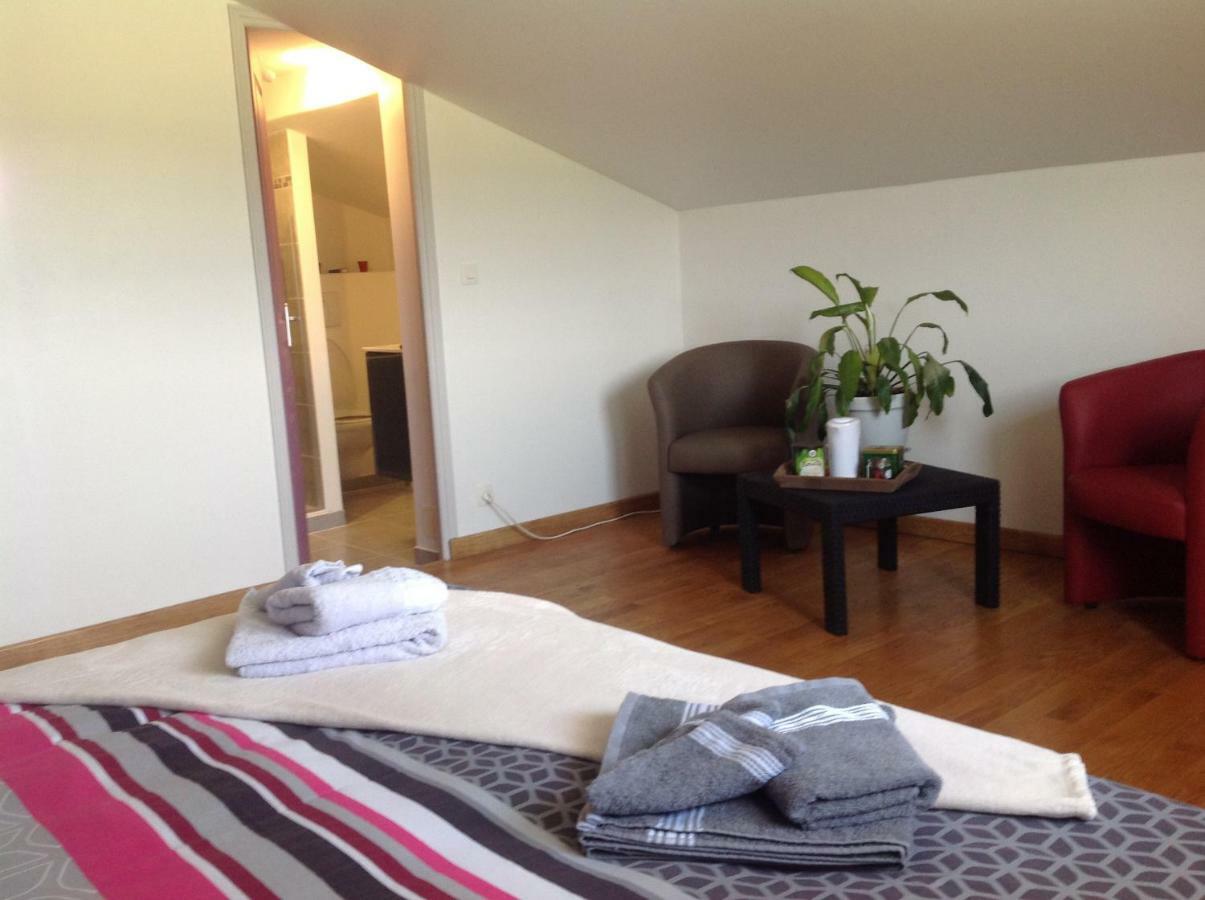 Au Mas Des Graviers Bed & Breakfast Salavas Ngoại thất bức ảnh