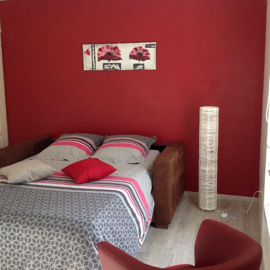 Au Mas Des Graviers Bed & Breakfast Salavas Ngoại thất bức ảnh